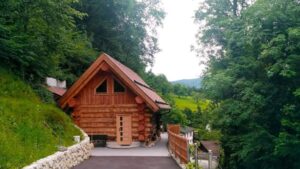 Log Cabin. Rustic. Будівництво будинків та лазень з дерева. xr:d:DAE-ZkroR_c:112,j:28324379380,t:22061012